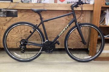 GIANT　ESCAPE X3　太いタイヤのエスケープ！